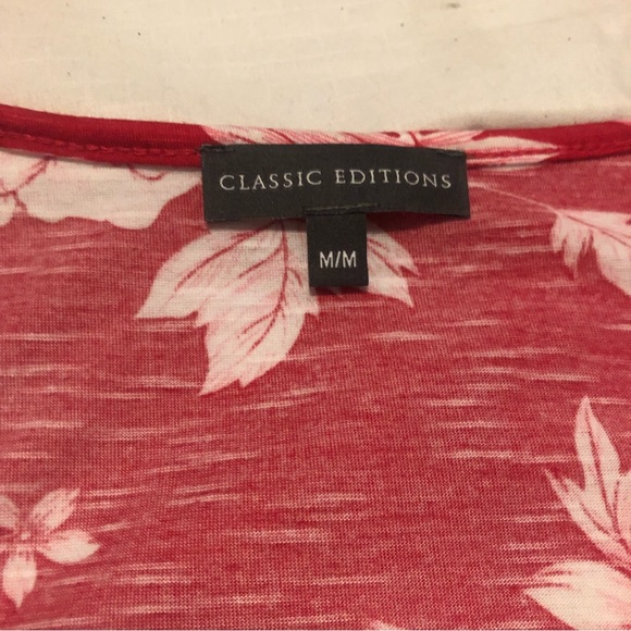 3/20$ Classic Edition - Red & White Floral Pattern Top - Picture 5 of 5